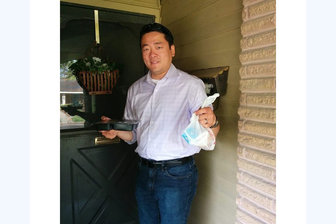State Representative Gene Wu delivering meals, 2016